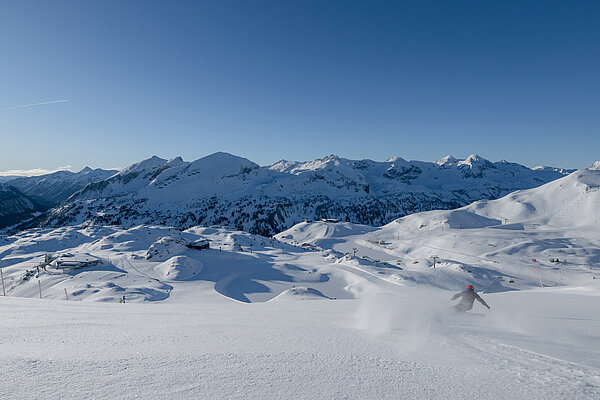 Skiing in Obertauern
