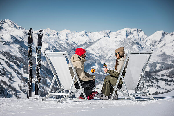 Sun skiing in Obertauern
